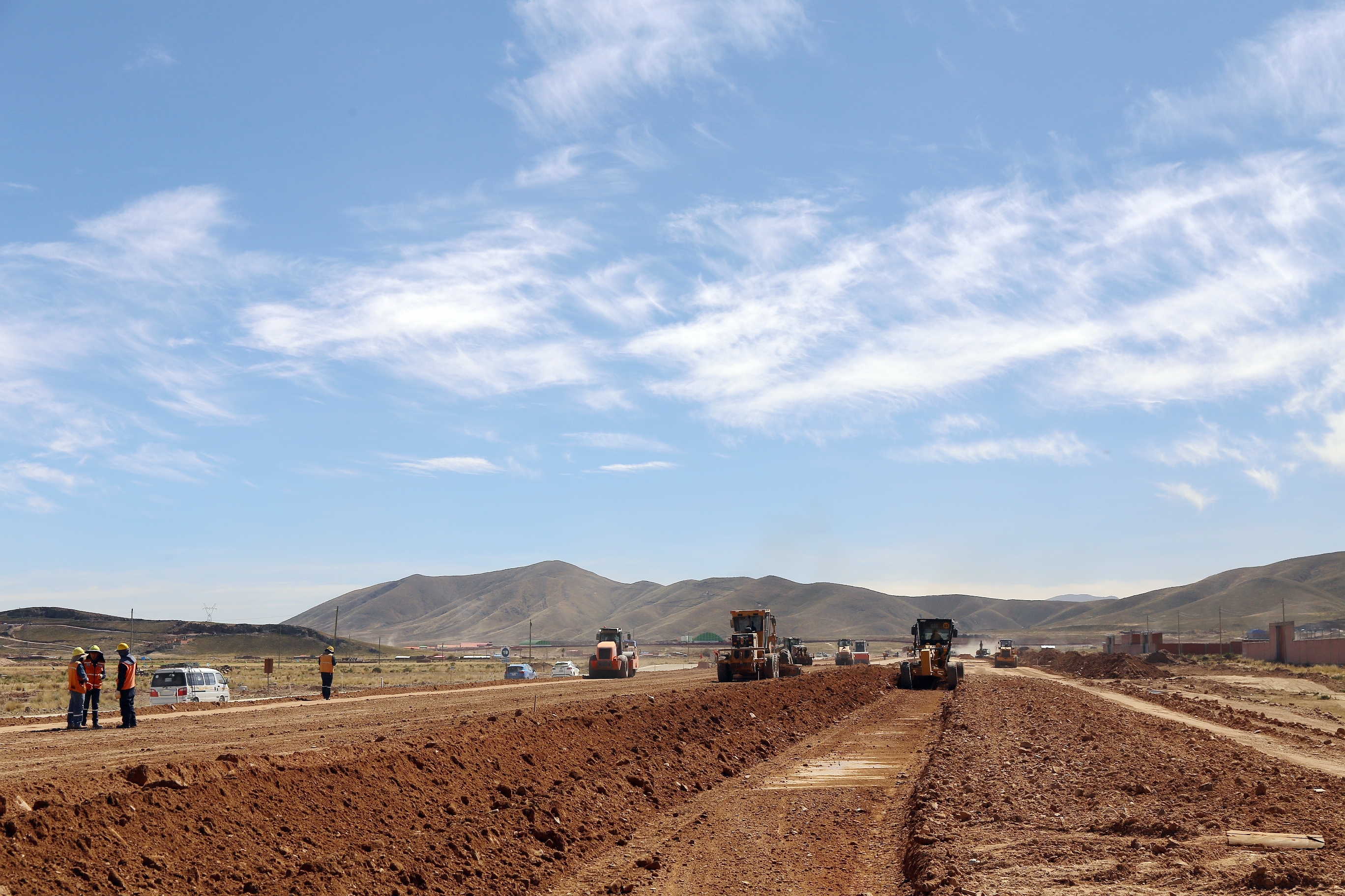 南美分公司启动“大干100天”劳动竞赛活动