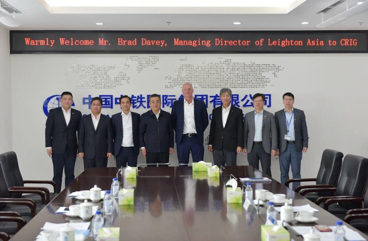 Bi Yanchun Holds Talks with Brad Davey, Managing Director of Leighton Asia