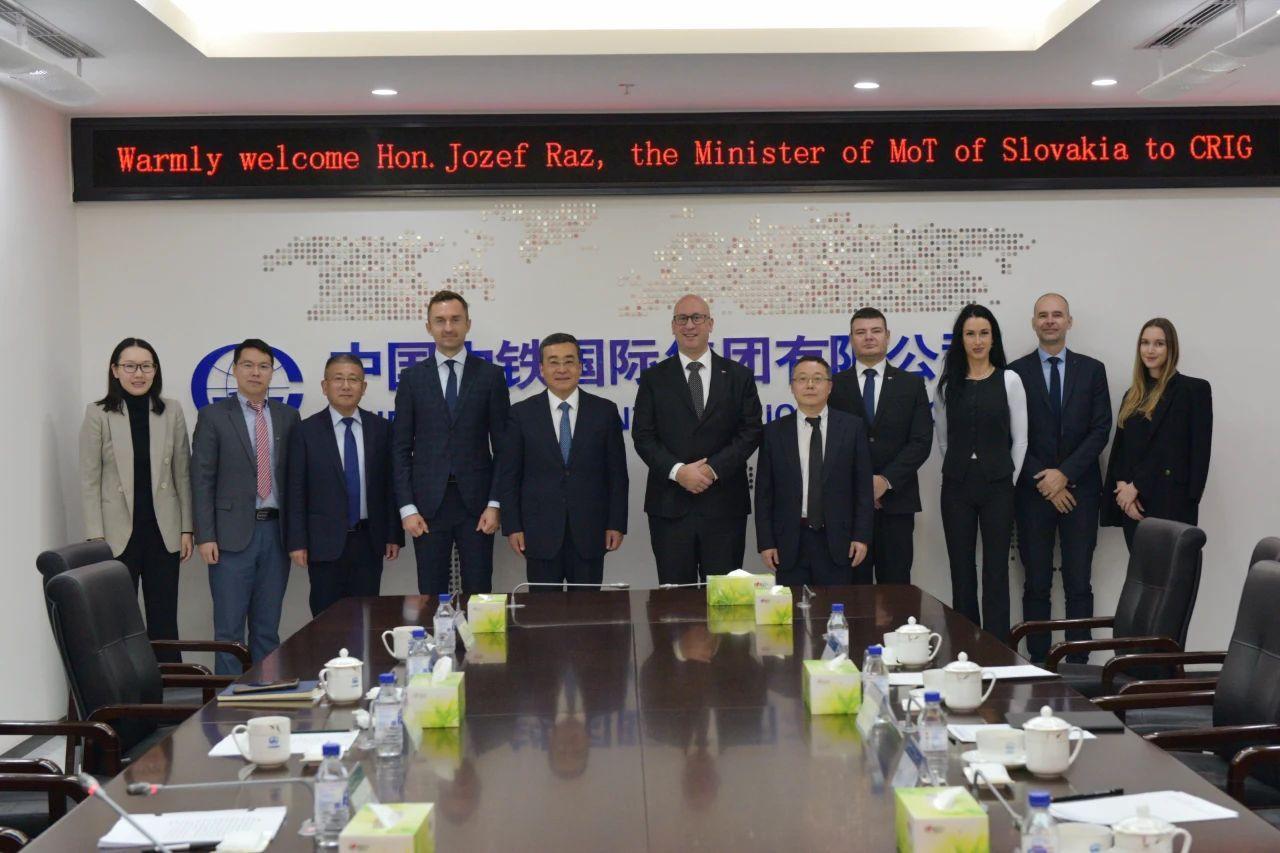 Bi Yanchun Holds Talks with Jozef Ráž, Minister of Transport of the Slovak Republic