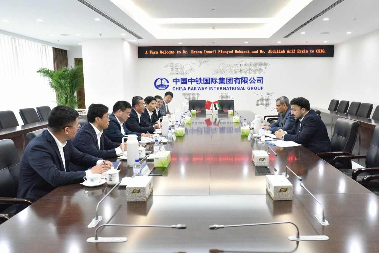 阿联酋YAS公司总裁哈桑·穆巴雷克一行到访中铁国际